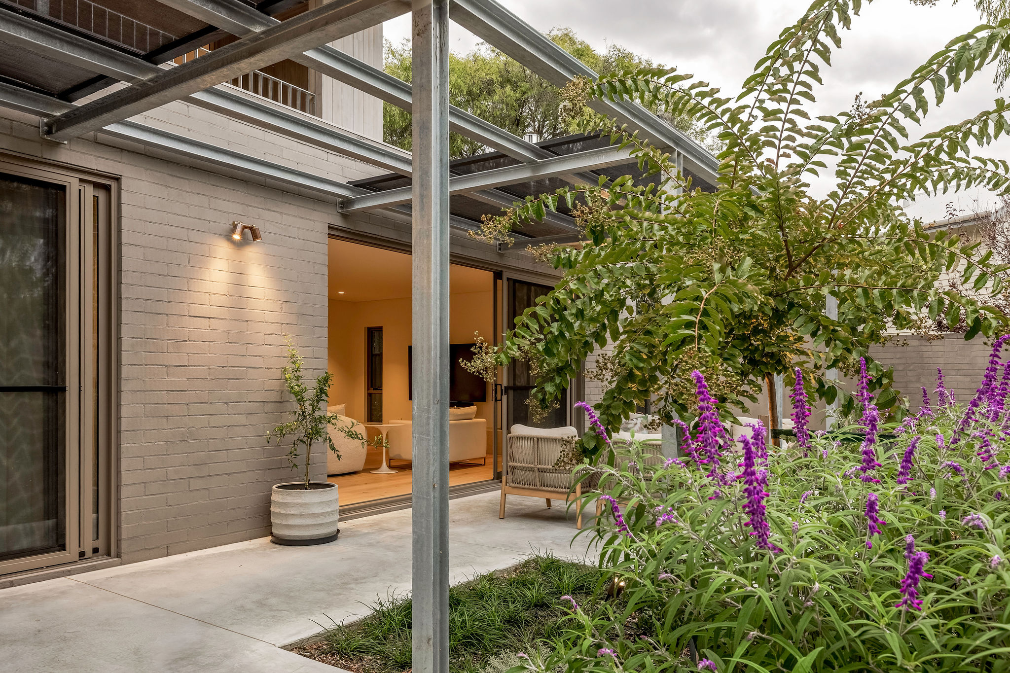 GBR182_Externals_Alfresco-10